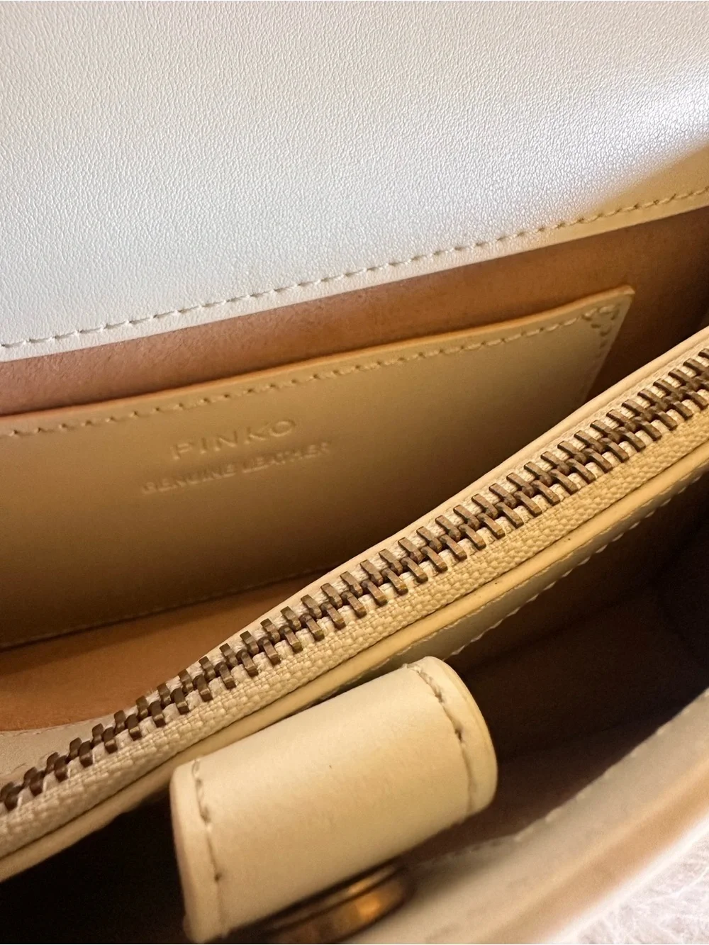 ✨Authentic Pinko Genuine Leather Crossbody in White & Gold, Stunning Condition✨